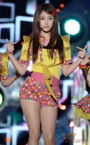 ناديني جيون ب العشرينات عايشة بعيد عن وطنها واهلها شنو ممكن تكون نهاية هل كفاح؟ اذا حاب تعرف تابع القناة وخلينا نرسم لجيون نهاية❤️hello . What S Wrong With Jiyeon Random Onehallyu