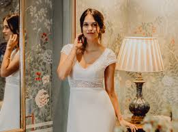 Bref quel que soit le contexte chercher une robe invitée mariage est toujours un long chemin. Top 5 Des Plus Belles Boutiques De Robes De Mariee A Nice
