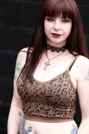 Sarah Buehler's Instagram, Twitter & Facebook