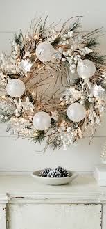 So we've gathered lots of ideas for such wreath wreaths are very traditional for many holidays. 75 Awesome Christmas Wreaths Ideas For All Types Of Decor Digsdigs