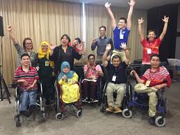 Kota ini terletak di pantai barat laut kalimantan menghadap laut cina selatan. 12 Attend Sabah S First Trainers For Disability Equality Training Course
