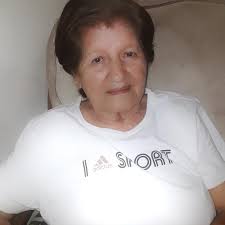 Saludes les manda esta colona de nuestra colonia. Mi amada abuela, doña  Celina Castellanos. Esposa del abogado Fausto Mejia. Ambos colonos del  sector #3 Que anda toda guapa hoy que le teñí
