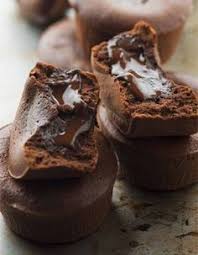 Moelleux Au Chocolat Au Coeur Coulant Pour 6 Personnes Recettes Elle A Table Recette Moelleux Chocolat Moelleux Au Chocolat Recette Moelleux