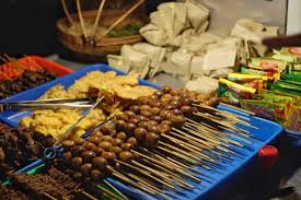 Khusus menu masakan tradisional, hanya dihidangkan saat akhir pekan. Rekomendasi 10 Makanan Yang Enak Dimakan Malam Hari