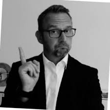 Lieber Johnny Chee, heute hast Du Deinen letzten Tag im Office bei KPMG…