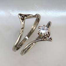 Interlocking Wedding Set With Diamond Celtic Wedding Ring Sets Celtic Wedding Rings Irish Wedding Rings