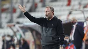 Şampiyonluğa ulaşan beşiktaş transferde de şampiyon olmak için kolları sıvadı.salih uçan ve coulker transferleri bitme noktasına geldi.i̇yi seyirler. Son Dakika Son Dakika Haberleri