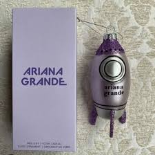 This is the top of the page. New Free Gift At Douglas In 2021 Ariana Perfume Ariana Merch Ari Perfume
