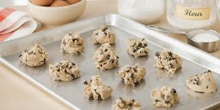 Most cookie recipes focus on 1 dozen cookies, give or take a few. Costco Is Selling A Massive Tub Of Freezable Cookie Dough Myrecipes