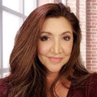 Laurie Cruz's Instagram, Twitter & Facebook