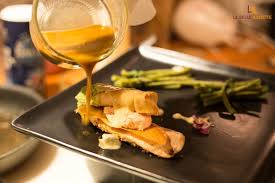 Un Chef A Domicile Avec La Belle Assiette Astuce Famille Belle Assiette Plat Gastronomique Chef A Domicile