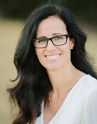 Stephanie Crook's Instagram, Twitter & Facebook