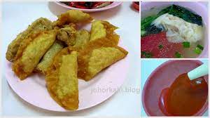 Yong tau foo is eaten in numerous ways, either dry with a sauce or served as a soup dish. Ampang Yong Tau Foo Foong Foong In Kuala Lumpur é¸¿é¸¿å®‰é‚¦é…¿è±†è… Johor Kaki Travels For Food