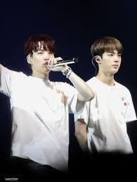 Suga memberikan komentar menohok dan kocak mendengar jin bts sering memuji diri sendiri di depan kaca. 40 Suga Jin Ideas Suga Bts Suga Bangtan