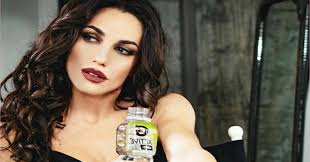 Entrambi, sui social, hanno pubblicato stories in cui indossavano degli anelli molto. Amici Elena D Amario E Alessio La Padula Sono Una Coppia L Indizio Bigodino