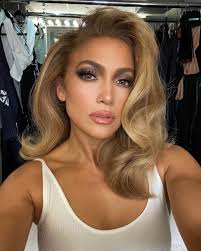 Jennifer lynn lopez (born july 24, 1969), also known by her nickname j.lo, is an american actress, singer, songwriter and dancer. Her Hairstylist Chris Appleton Shared His Incredibly 90s Blow Dry On Instagram And The Voluminous Style Might Just Jlo Hair Bombshell Hair Jennifer Lopez Hair