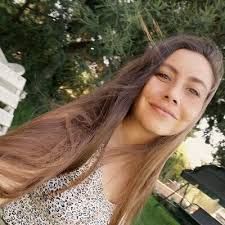 Carolina Cerda's Instagram, Twitter & Facebook