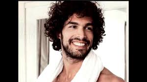 They will grow in a straight line and then the hair will start growing at an angle. Beard Style With Curly Hair Off 70