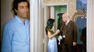 Filmde, zengin bir ailenin oğlu olan sait'in sevdiği kız için ünlü bir futbolcuya dönüşmesi anlatılır. Gol Krali 1981 Imdb