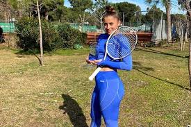 În 2021 are deja două tituri cucerite la nivel de itf, iar pasul spre circuitul wta pare a fi doar o chestiune de timp. Andreea PrisÄƒcariu Primul Titlu Din 2021 A CaÈ™tigat Turneul Itf Din Antalya