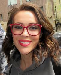 Depuis l'arrivée de la pandémie, il est sur toutes les lèvres. Fichier Alyssa Milano 42366858632 Jpg Wikipedia