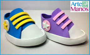 Zapatitos En Foami Para Endulzar En Baby Shower Tenis Arte En Tus Manos Con Lili Y Sam Seguimos Con Temas Para Fiestas Aqui Estos Dulceros O Recordatorios Para Baby Shower