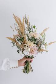 Learn how to make a bouquet! Wildflower Bouquet Wedding Bouquet Foraged Found Photography Yara Brouwer Styling Flowers Fig F Wildflower Bouquet Wedding Bouquets Flowers Bouquet