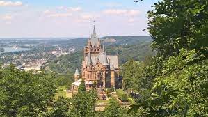The cheapest way to get from bonn to drachenfels costs only 2€, and the quickest way takes just 11 mins. Die Top 10 Aktivitaten Nahe Schloss Drachenburg