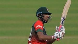 Dhawan appears to have collected a blinder in the slips at the start of chahar's final over, but the ball's deflected off mendis' thigh, dharmasena spotting it early and shaking his head. Swtfqdidqcac8m