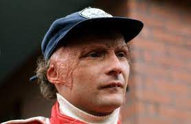 Lauda vandt verdensmesterskabet i formel 1 tre gange i 1975, 1977 og 1984. A Horrific Accident Left Him On The Brink Of Death One Year Later He Was Champion Of The World