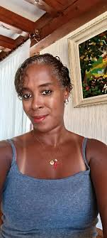 Bom dia igualmente. Praia nada em casa na piscina Verão Na Europa ☀️😎