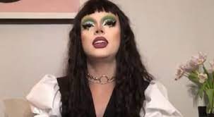 A cantora gospel eyshila santos, teve dois filhos homens. Biblia E Estranha E Preconceituosa Diz Filho De Eyshila Conexao Noticia