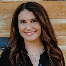 Lia Hanson's Instagram, Twitter & Facebook