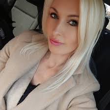 Hvor mange har haft en bh strop i håret 😅😅 Eller det lignede en bh strop  . Men meget træls hårbånd