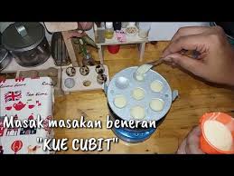 Ambil bahan di tingkat masak kami dengan mengkliknya dan menariknya dari lemari atau rak maya anda. Miniature Cooking Indonesian Pancake Masak Masakan Beneran Kue Cubit Youtube