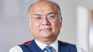 Plastic surgeon who was suspended twice, including for botched boob job, is  finally struck off after carrying out illicit cosmetic surgery during the  coronavirus lockdown