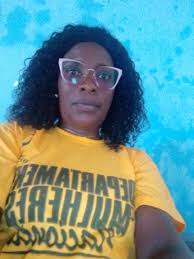 Elizabeth Faustino's Instagram, Twitter & Facebook