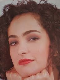 LosRostrosdelos90s → MARÍA ISABEL HENAO. Se da a conocer en MI ÚNICA VERAD  y un gran papel en la emblemática DE PIES A CABEZA. En #los90s también  actuó en El Oasis. En