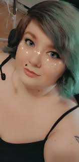 Hello! My in game name is Fawnity and I'm 23. I don't use VR much but when  I do I love to chill in midnight rooftop. I really struggle presenting  myself how