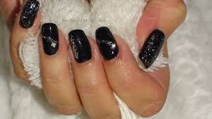 Pour un résultat égal et une tenue optimale, on s'assure de donner des couches minces, et de laisser chacune sécher suffisamment avant de rajouter du vernis. Du Style Et De L Art Mon Bar A Ongles Toulouse Rdv Au 06 66 06 81 11 Ongles Gel Gel Colore Noir Et Gel Paillete Diamant