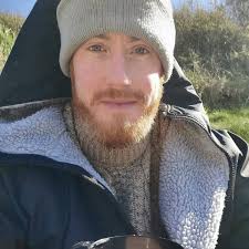 Thinking of paddleboarding? Whether you're a complete beginner or more  experienced, it's always useful to know a few tips to help improve your  paddleboarding experience: 1. Wear a suitable buoyancy aid or