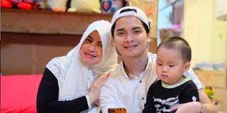 Stream tracks and playlists from faiz alvin on your desktop or. Alvin Faiz Digugat Cerai Larissa Chou Ibunda Beri Pesan Menyentuh Merdeka Com