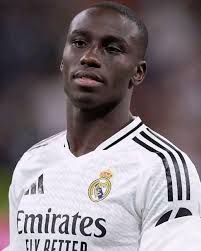 Mendy has yet to play for Real Madrid in the 2025/26 season ❌ Fans can't  believe what Alonso wants to do with him 😨👇