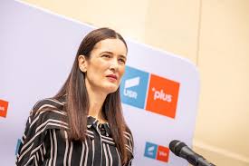 Eurodeputatul clotilde armand a discutat cu ioan stavre de 3 rezoluţii importante votate în clotilde marie brigitte armand este o activistă civică, politiciană și manager din românia, dar este și mama a. Bugetul Sectorului 1 Propus De Clotilde Armand Respins De Consiliul Local Hotnews Mobile