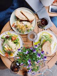 I want to be a stunning host of dinner parties. The Art Of The Virtual Dinner Party Nuvo