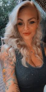 Katrina Bentley's Instagram, Twitter & Facebook