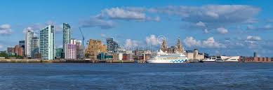 Der vorfall ereignete sich am vormittag vor einer frauenklinik … Skyline Der Stadt Liverpool Mit Mehreren Sehenswurdigkeiten Stockbild Bild Von Stadt Kanal 162522963