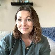 Julia Fagg's Instagram, Twitter & Facebook