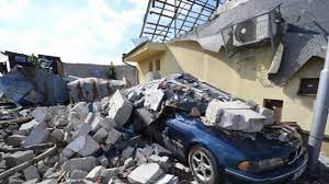 24 июня по чехии пронесся мощный торнадо — три человека погибли, 150 пострадали, разрушены здания по чехии пронесся мощный торнадо — фото, видео. Fiyn0jye5ociim