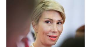 Elle est membre de la chambre des députés depuis 2004. Vicepremierul Raluca Turcan A Explicat Cum A Studiat La Moscova